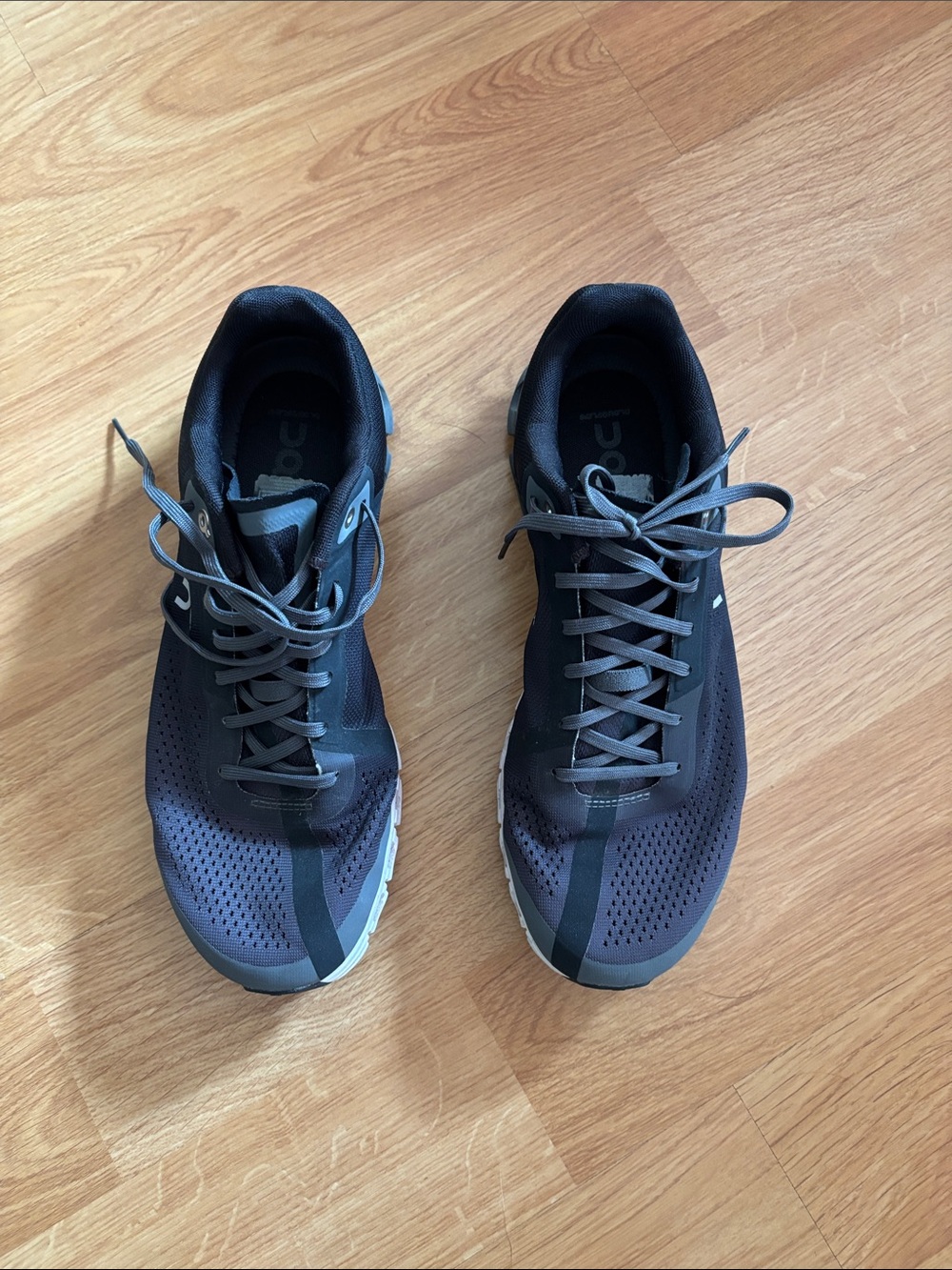 Men's Athletic Running Shoes - Black and Gray